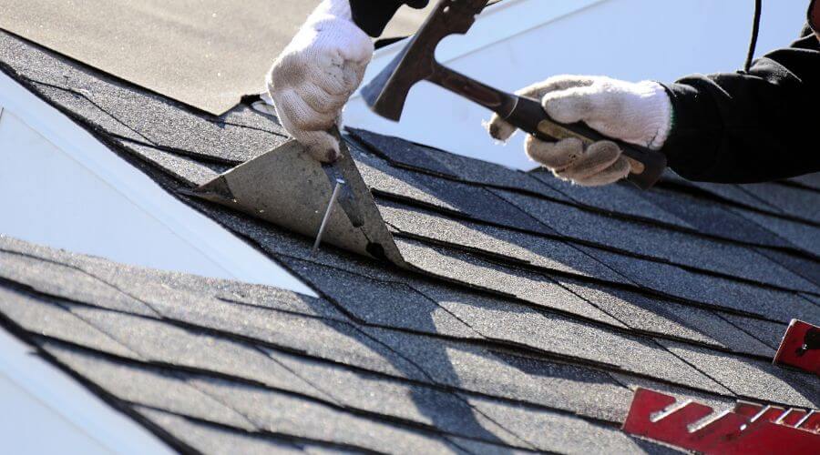 Professional gutter cleaning in Mobile, AL